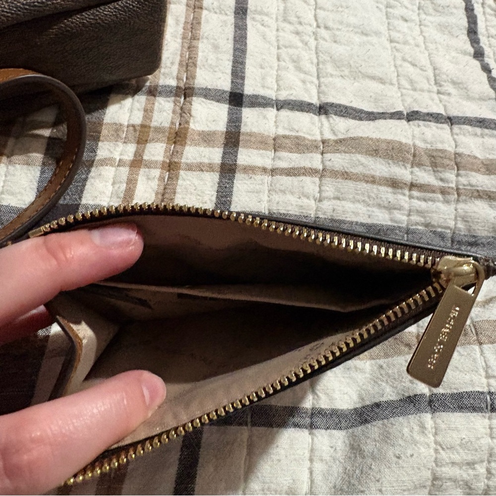 Brown Michael kors purse and wallet set - Picture 10 of 10